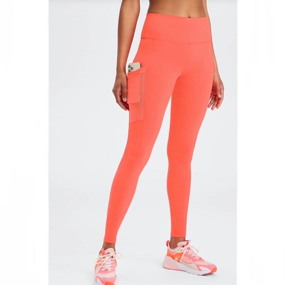 On-The-Go PowerHold High-Waisted Legging || Fabletics